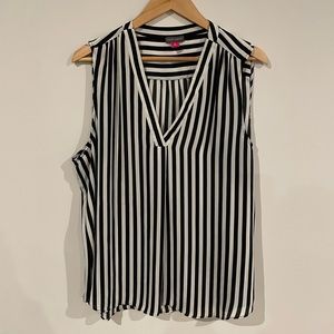 VINCE CAMUTO BLACK & WHITE BLOUSE